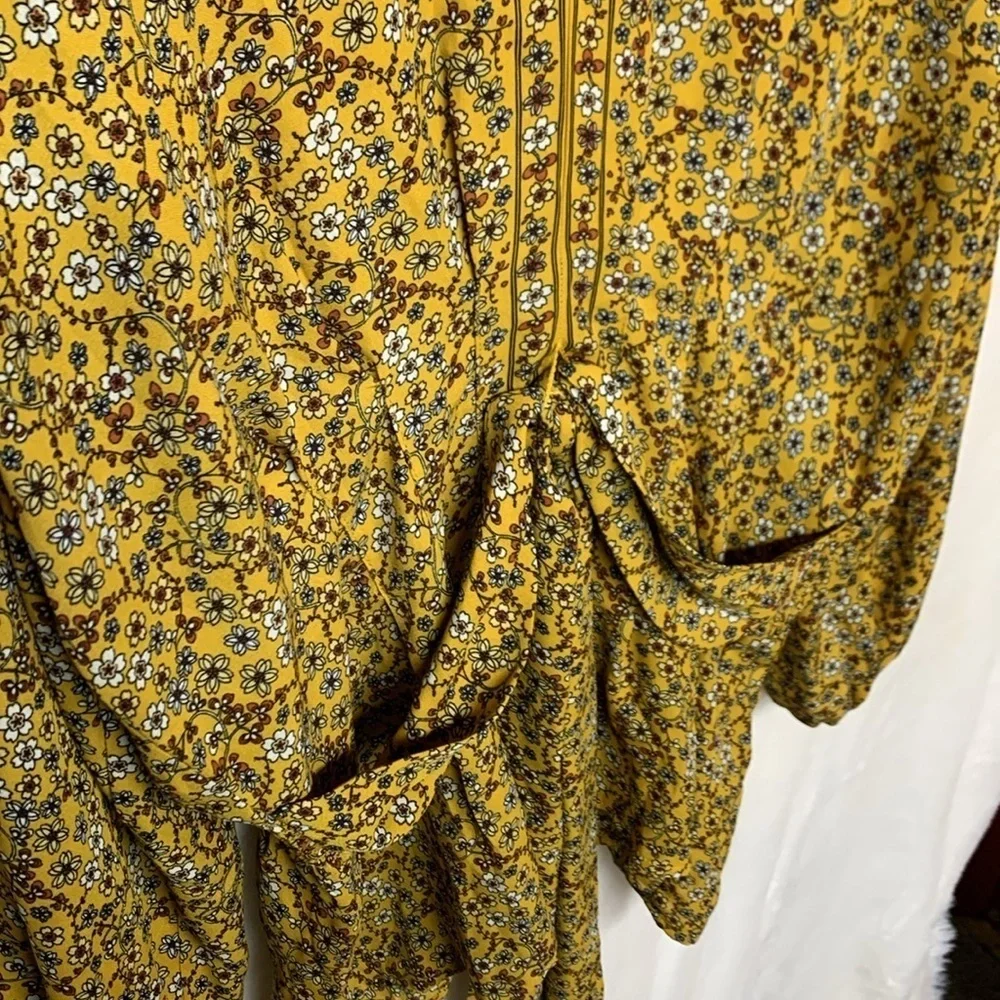 Max studio Floral Blouse - Picture 2 of 9